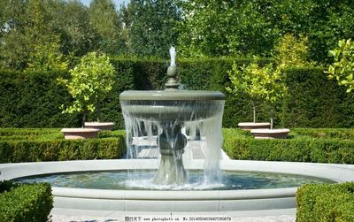 喷泉与假山 动静相宜的园林艺术