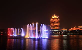 光影交响中的文化印迹——自由三哥镜头下的眉山音乐水舞喷泉与仿古建筑